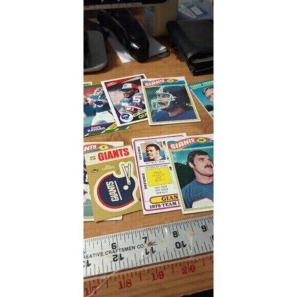 New York Giants 100 Football Card Lot Assorted Years - Picture 7 of 13